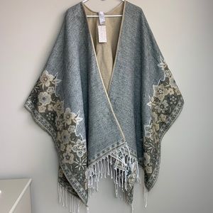 Chicos floral fringe ruana reversible blanket wrap